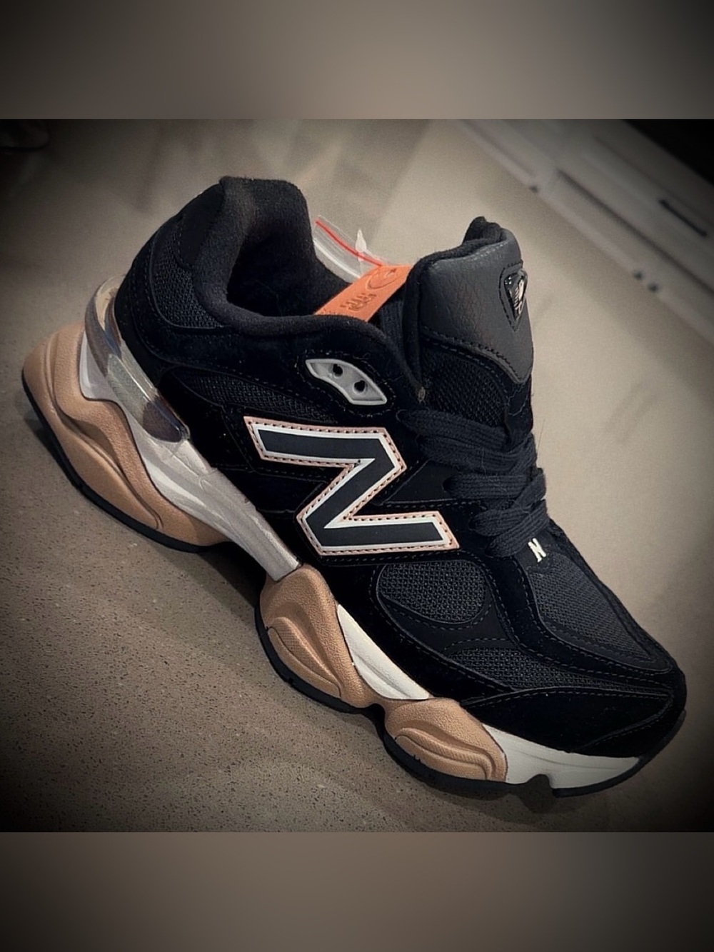 New Balance 9060 Women’s Size 8 - NEW!
